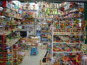 木制玩具 云和縣伴我樂(lè)工藝玩具廠的家居用品銷售之道